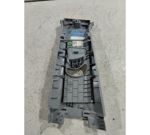 Обшивка центральной стойки правая верхняя