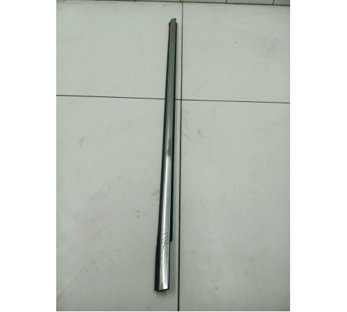 Молдинг стекла передний правый