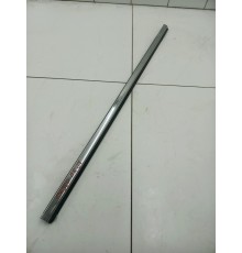 Молдинг стекла передний правый