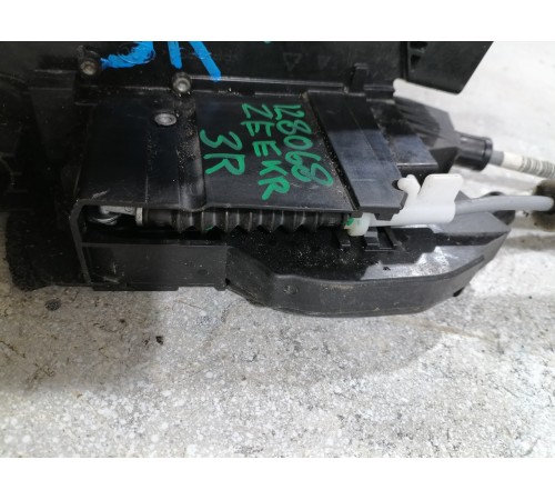 Замок двери задний правый