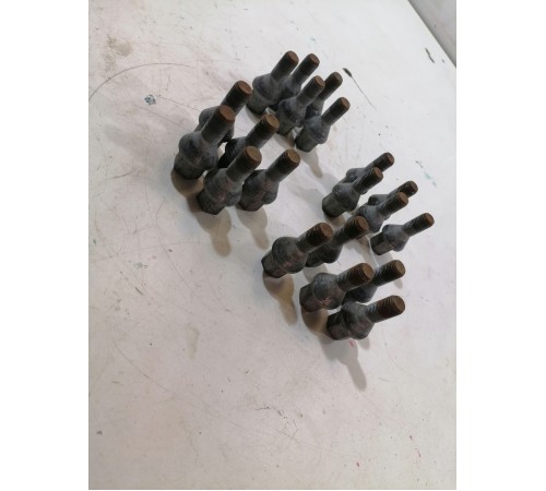 Комплект колёсных болтов 20шт