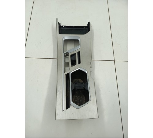 Накладка центральной консоли (кпп)