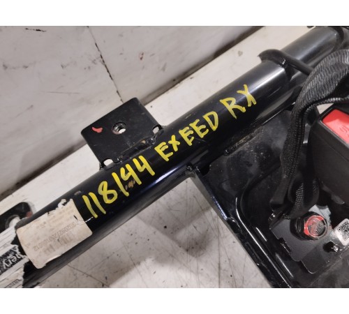 Кронштейн крепление заднего ряда сидений