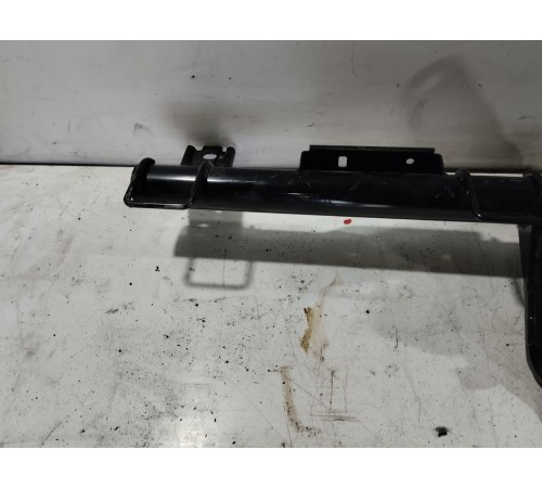 Кронштейн крепление заднего ряда сидений