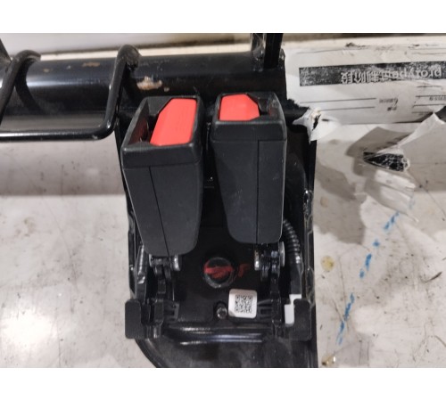 Кронштейн крепление заднего ряда сидений