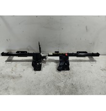 Кронштейн крепление заднего ряда сидений