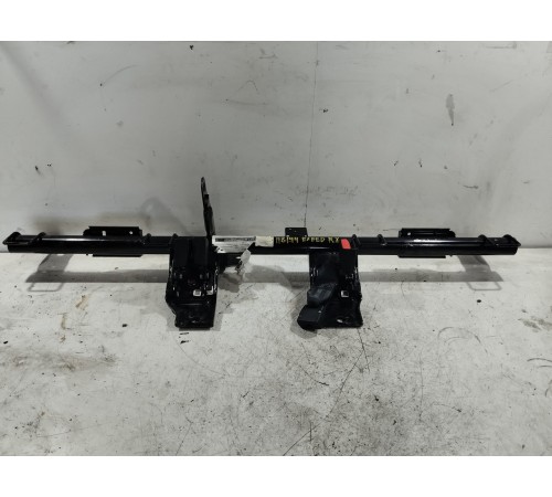 Кронштейн крепление заднего ряда сидений