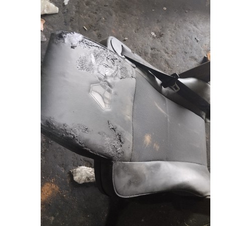 Сиденье левое (водительское)