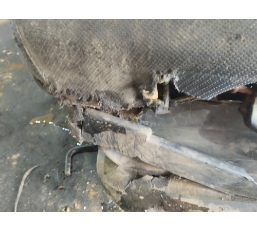 Сиденье левое (водительское)