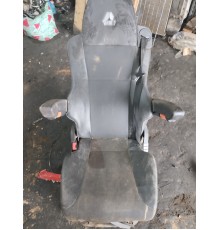 Сиденье левое (водительское)