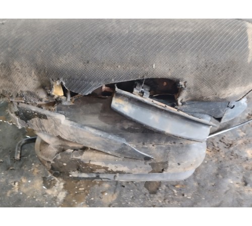 Сиденье левое (водительское)