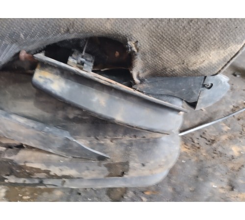 Сиденье левое (водительское)