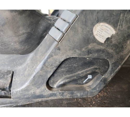 Сиденье левое (водительское)