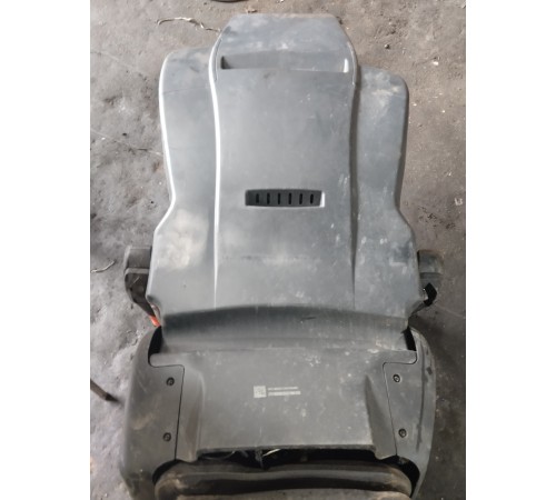 Сиденье левое (водительское)