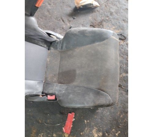 Сиденье левое (водительское)