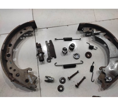 Комплект тормозных колодок задних