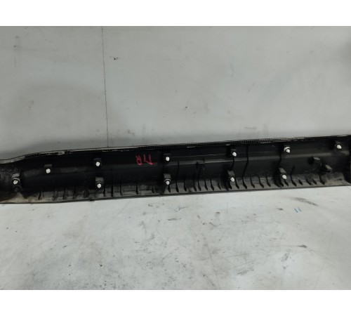 Накладка двери передняя правая нижняя