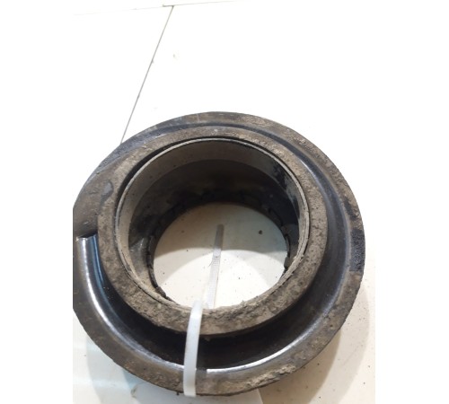 Отбойник переднего амортизатора левый