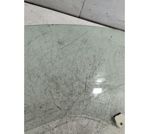 Стекло двери переднее правое