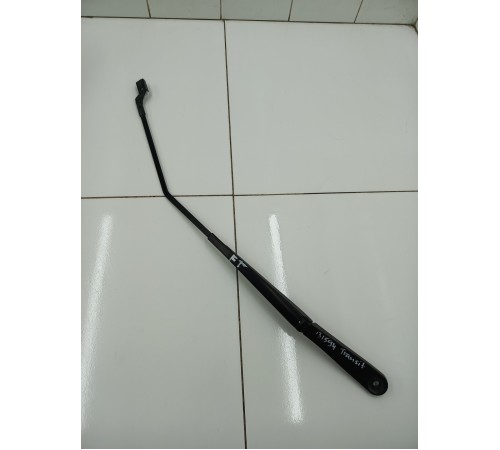 Поводок стеклоочистителя левый