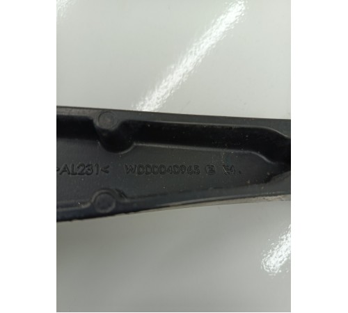 Поводок стеклоочистителя левый