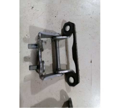 Петля крышки багажника 2шт