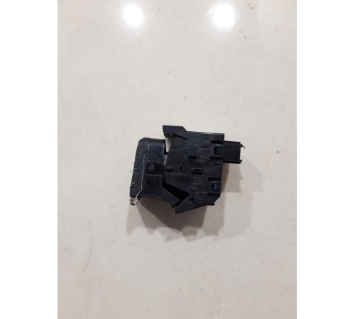 Кнопка стояночного тормоза