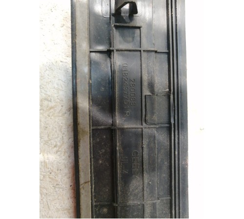 Накладка порога внутренняя передняя правая