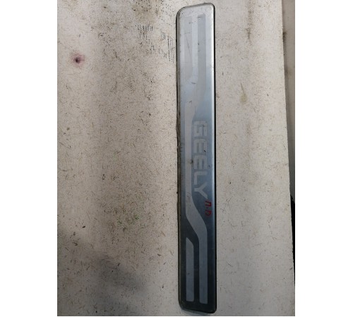 Накладка порога внутренняя передняя правая