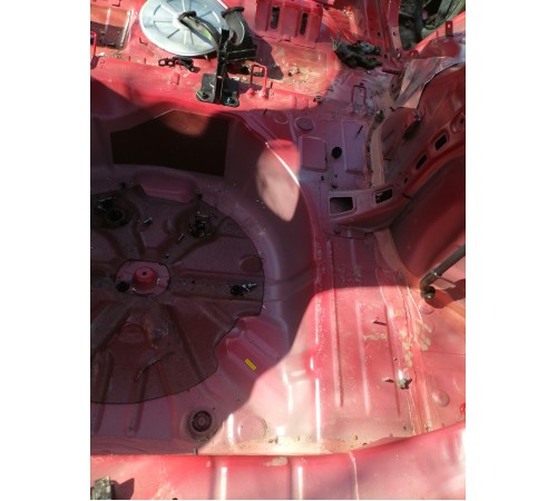 Ниша багажника ,запасного колеса