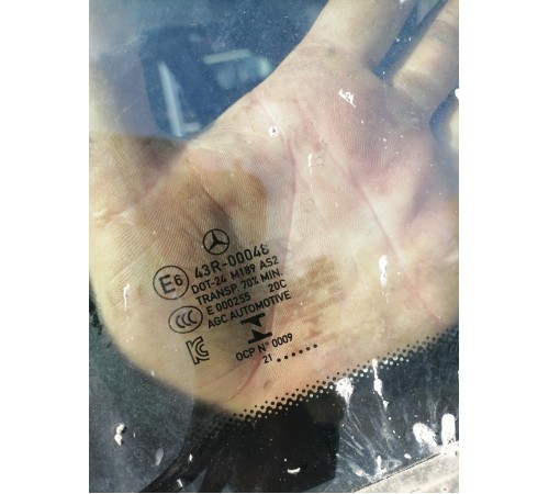 Глухое стекло заднее левое