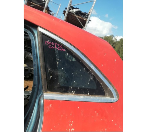 Глухое стекло заднее левое