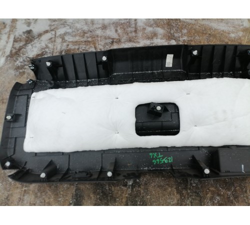 Обшивка двери крышки багажника