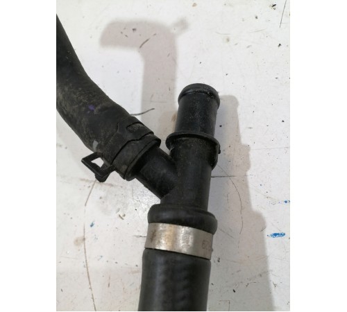 Патрубок системы охлаждения