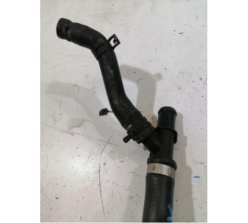 Патрубок системы охлаждения