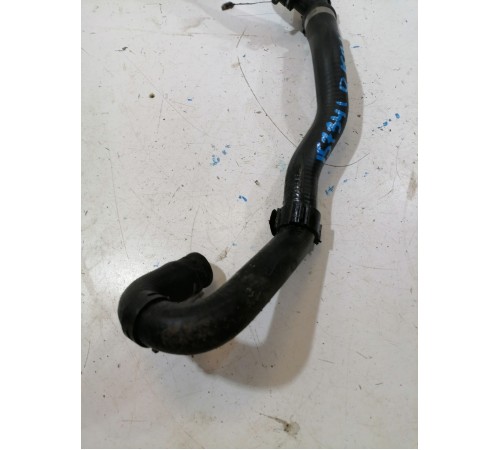 Патрубок системы охлаждения