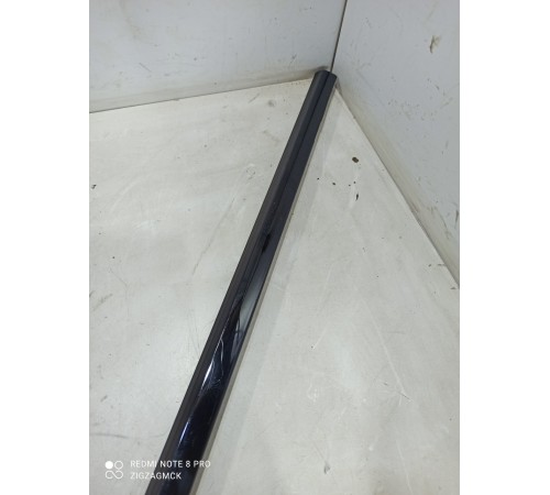 Уплотнитель стекла (передний левый наружный)