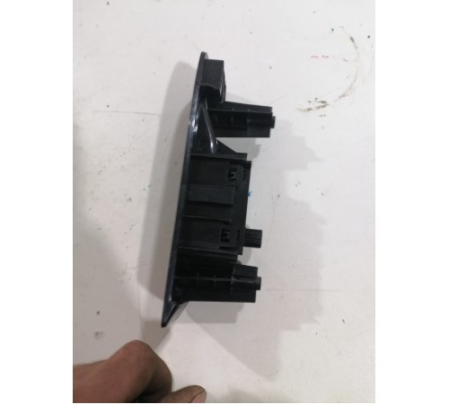 Кнопка стеклоподъемника передняя правая