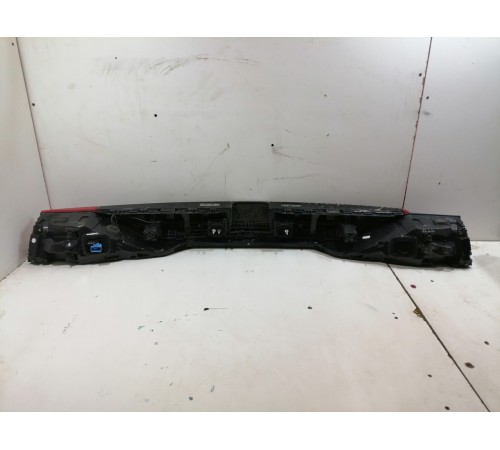 Фонарь задний центральный