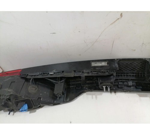 Фонарь задний центральный