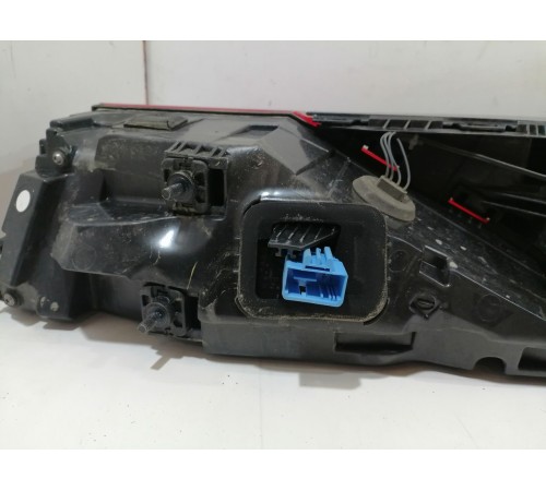 Фонарь задний центральный