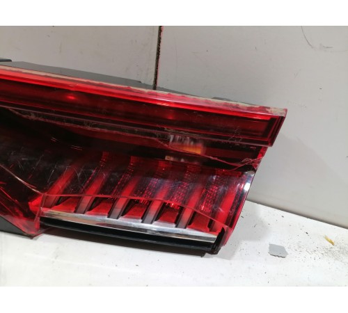 Фонарь задний центральный