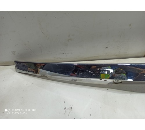 Накладка крышки багажника наружная