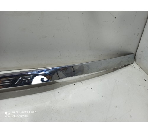 Накладка крышки багажника наружная