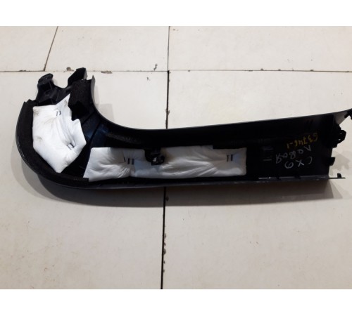 Накладка крышки багажника (левая)