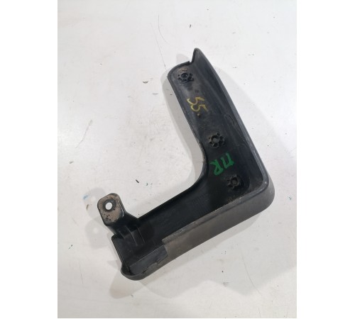 Брызговик передний правый