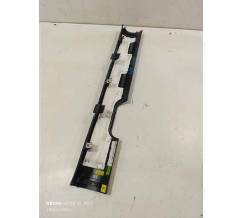 Накладка порога передняя правая внутренняя