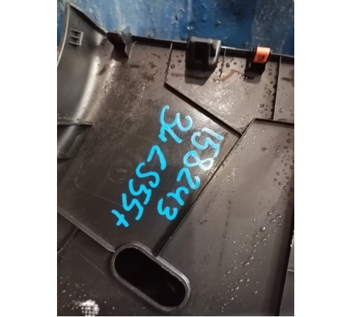 Обшивка багажника левая