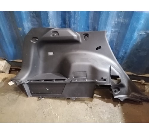 Обшивка багажника левая