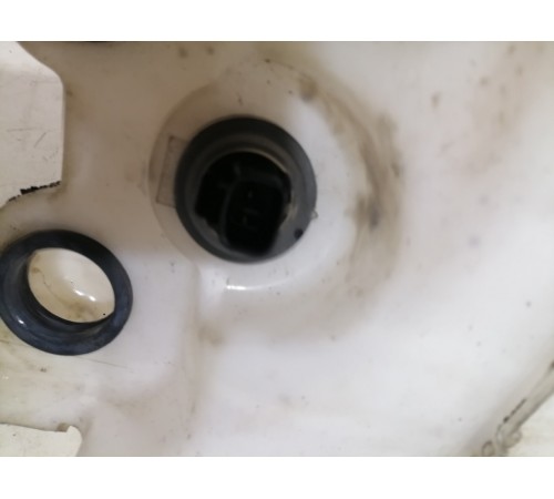 Бачок омывателя лобового стекла